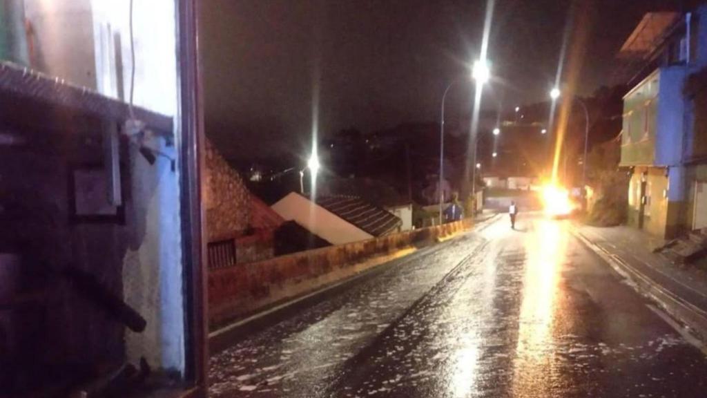 Accidente en la avenida de Ferrol, en Ribeira.