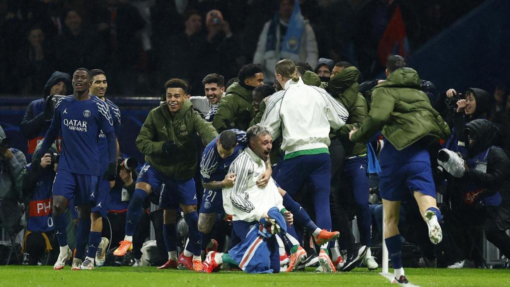 Los futbolistas del PSG celebran un gol contra el Manchester City.