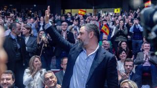 La cumbre de los Patriots de Abascal y su alianza con Trump da alas al PSOE para activar a su electorado contra la fachosfera