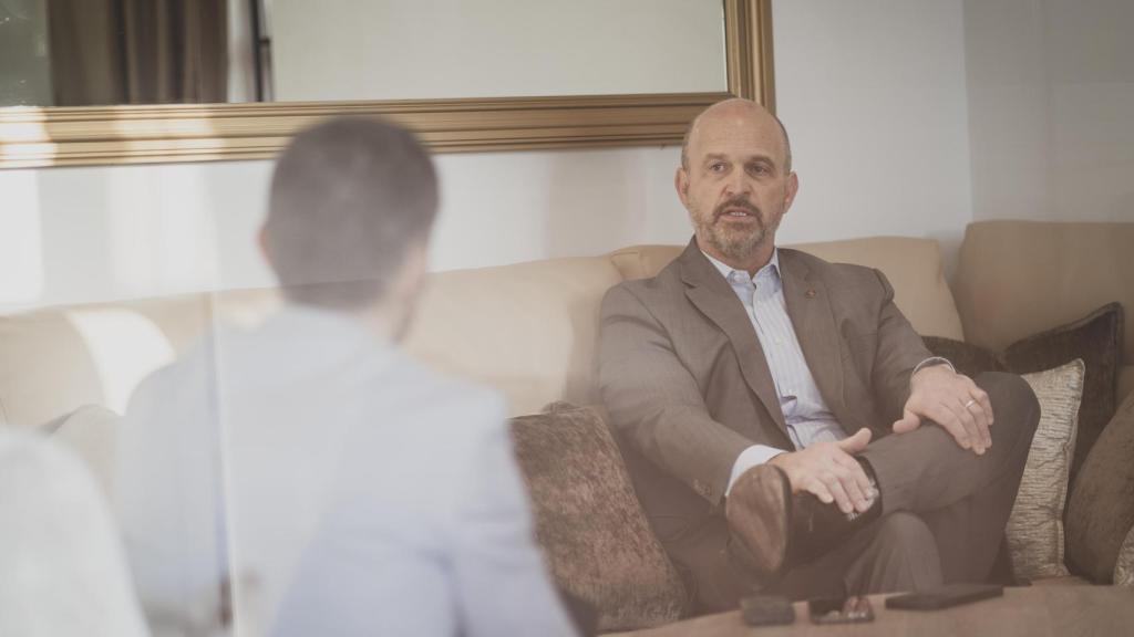 Kevin Roberts en un momento de la entrevista.