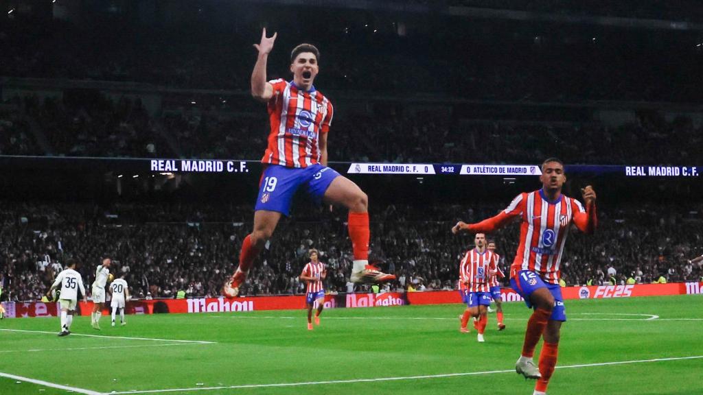 Julián Álvarez celebra un gol en el Santiago Bernabéu
