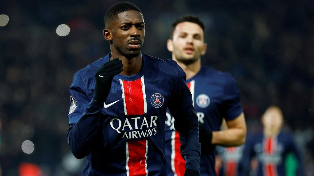 Dembélé celebra un gol con el PSG contra el Saint - Etienne.