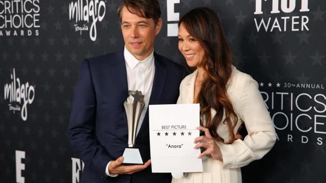 'Anora' se lleva el premio a mejor película en los Critics Choice Awards