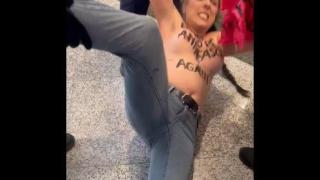 Activista femen en la cumbre de Patriots en Madrid.