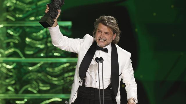 Salva Reina recoge el Goya a mejor actor de reparto. Foto: EFE/Julio Muñoz