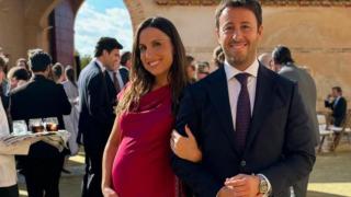 Matías Prats Jr. y su mujer, Claudia Collado, esperan su primer hijo juntos.