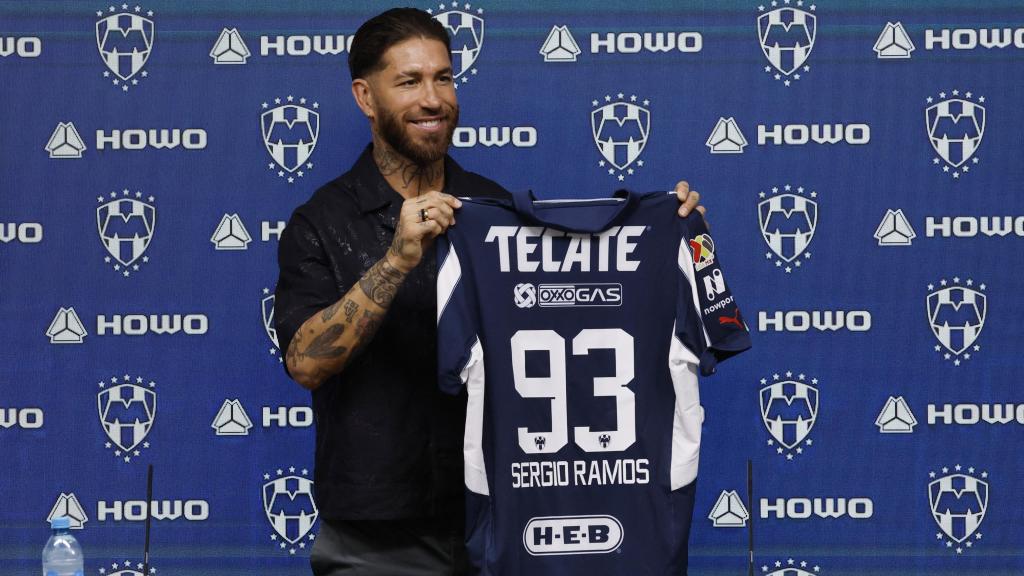 Sergio Ramos, en su presentación con Rayados de Monterrey.