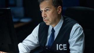 Así funcionan las redadas virtuales de ICE: el 'espionaje' invisible que está en todas partes en EEUU