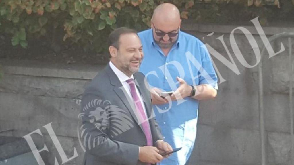 José Luis Ábalos y su asistente Koldo García Izaguirre, durante el viaje oficial en Moscú de 2019.