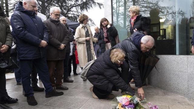 Instalación de un nuevo stolpersteine en A Coruña
