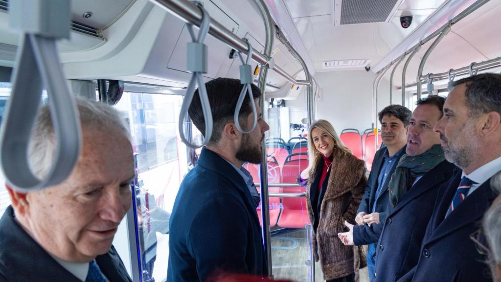 Interior de uno de los autobuses.