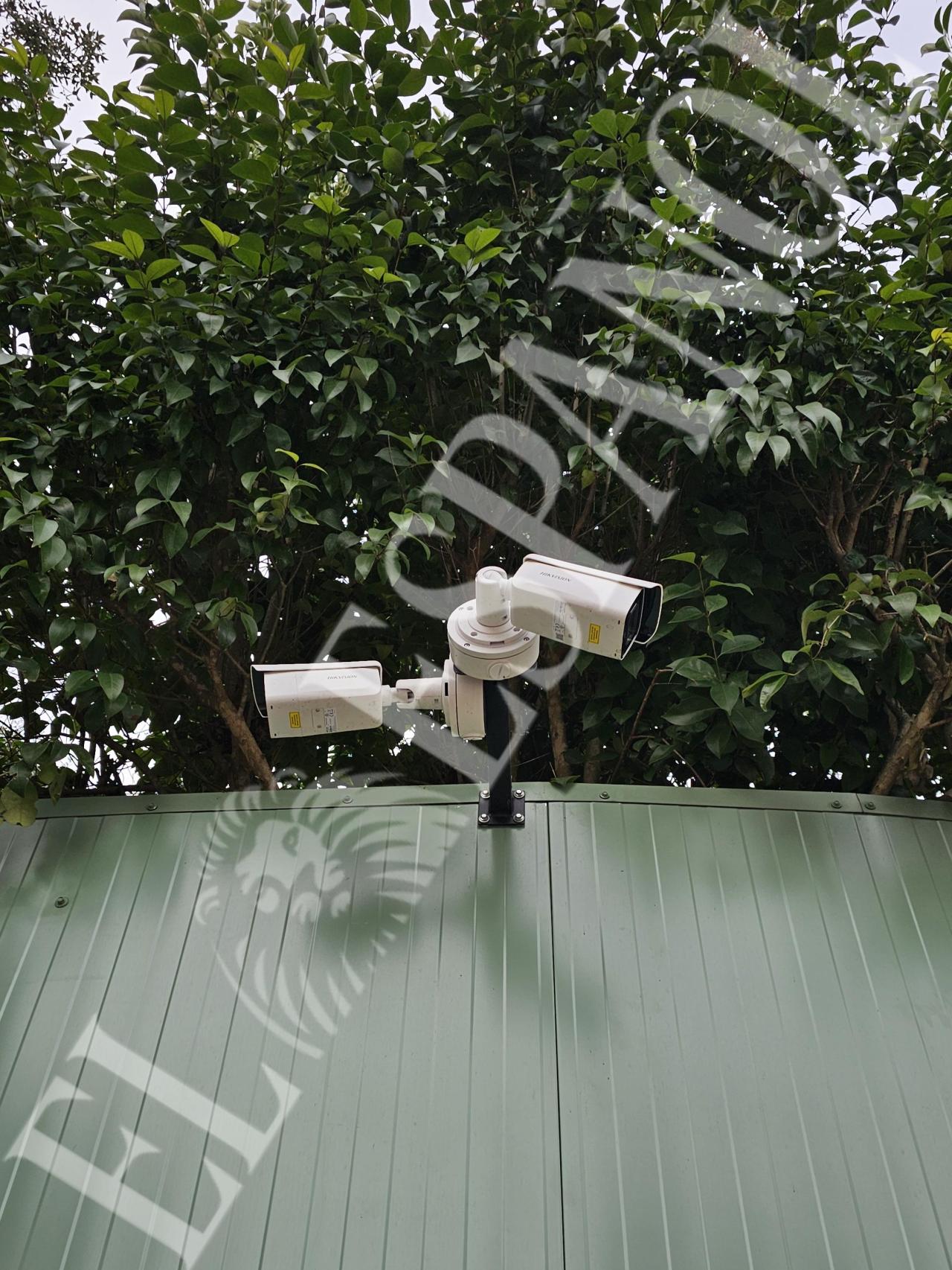 Cámaras de seguridad que ha instalado Richard Gere en su casa de Marid.