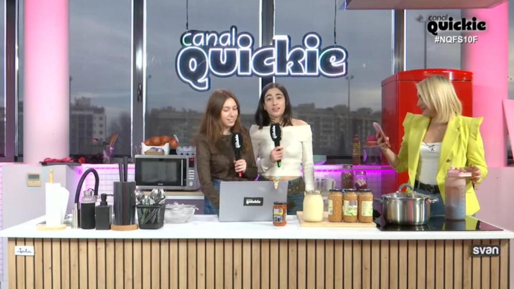 Claudia Salcedo, la becaria Paula y Marta Riesco en 'Ni que fuéramos Shhh'.