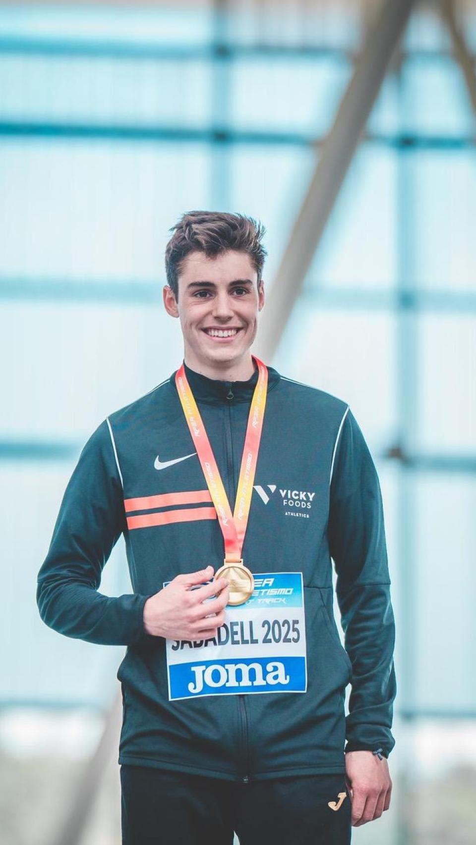 Pedro Viciosa en lo más alto del podio