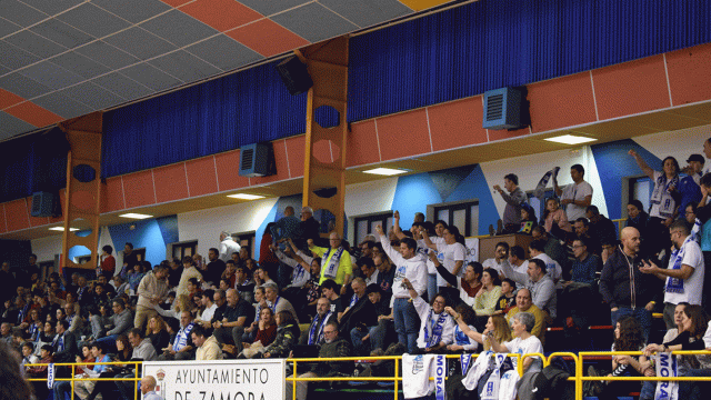 Aficionados del CB Zamora hacen ruido por el alzhéimer