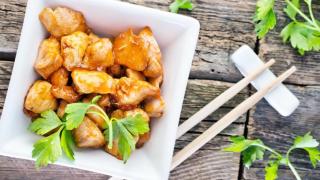 Ni a la plancha ni cocido: la deliciosa cena que preparo en 5 minutos con un filete de pavo