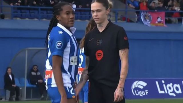 El gesto de Mapi León con Daniela Caracas en mitad del derbi catalán