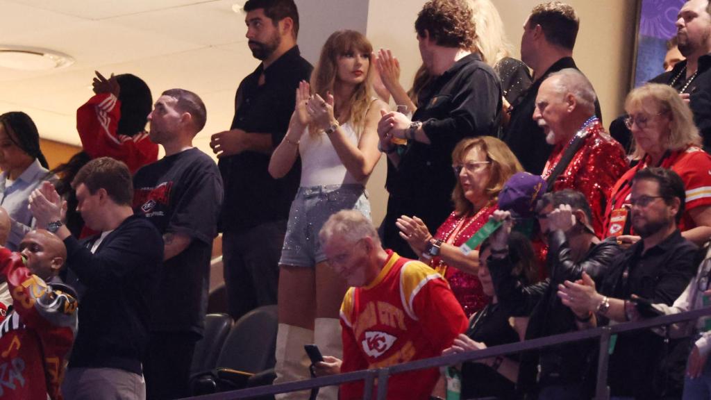 Taylor Swift animando a Kansas City Chiefs desde las gradas en el Super Bowl LIX