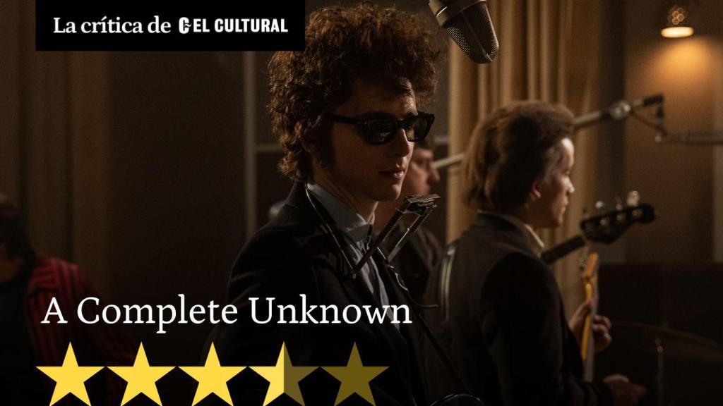 Timothée Chalamet, caracterizado como Bob Dylan, en 'A Complete Unknown'