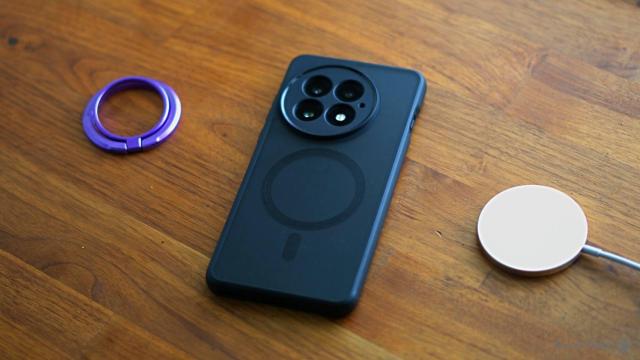 Funda magnética con accesorios