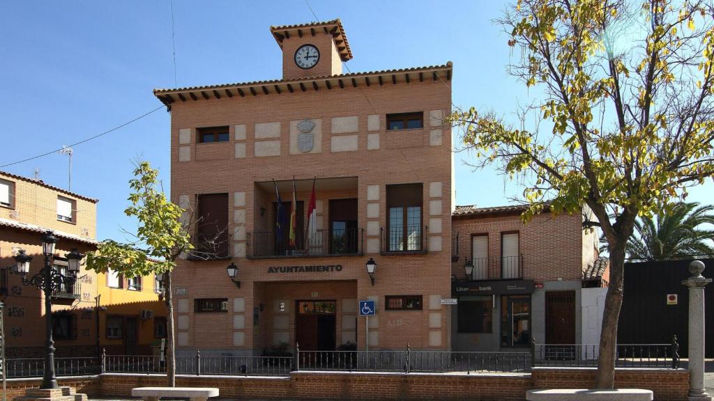 Ayuntamiento de Cedillo del Condado.