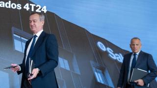 César González-Bueno, consejero delegado de Sabadell, junto a Sergio Palavecino, director financiero de la entidad, durante la presentación de los resultados del ejercicio 2024 del banco.