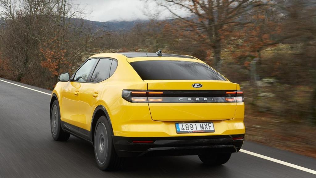 El Ford Capri tiene una línea de techo tendida que le convierte en un SUV coupé.