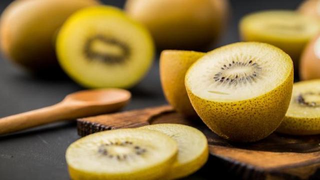Kiwis amarillos.