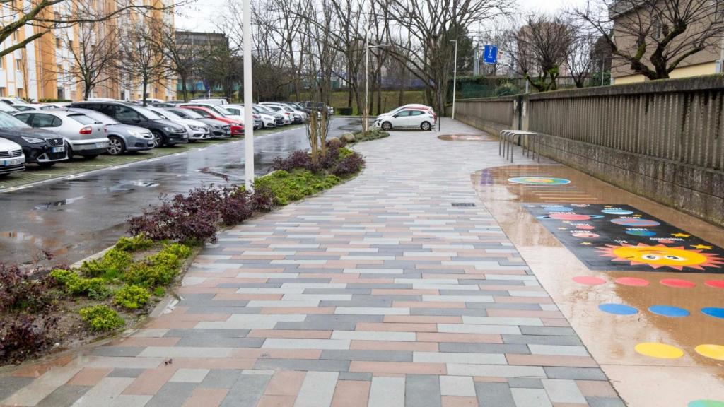 Finalizan las obras de remodelación de la plaza Pintor Laxeiro de A Coruña.