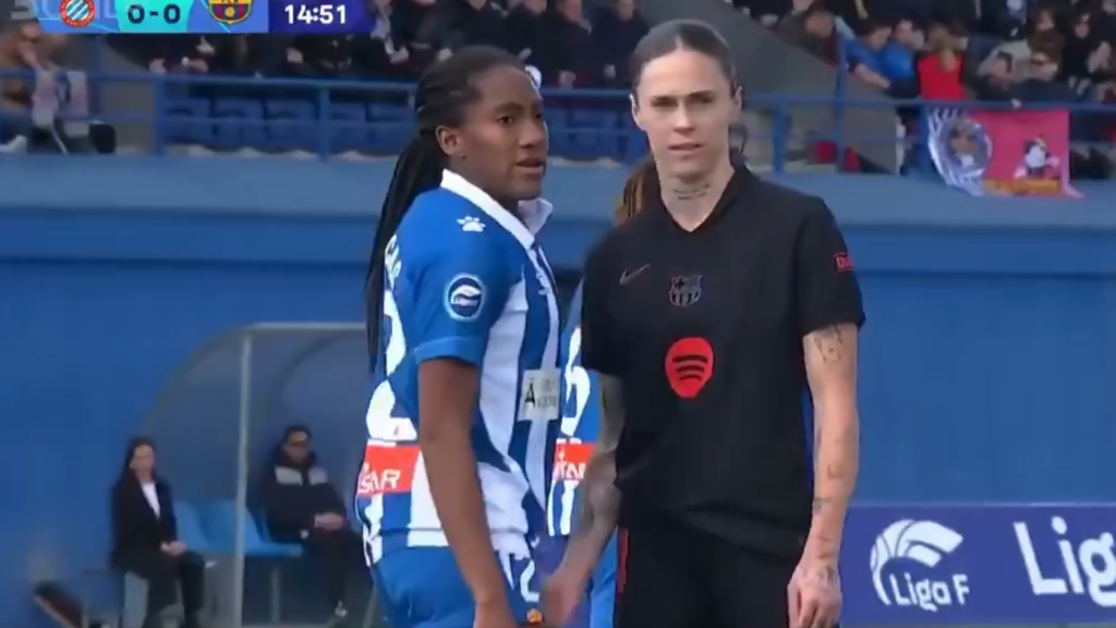 El momento del polémico gesto de Mapi León con Daniela Caracas.