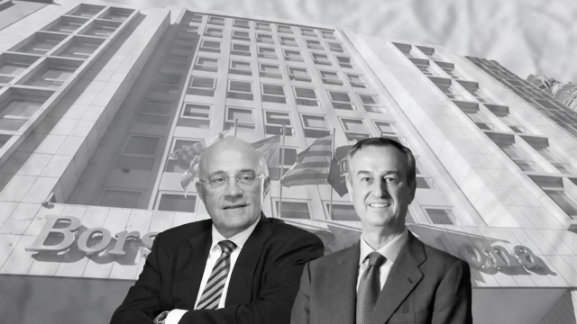 El presidente de Banco Sabadell, Josep Oliu (izq.), y el consejero delegado, César González-Bueno, con la Bolsa de Barcelona al fondo