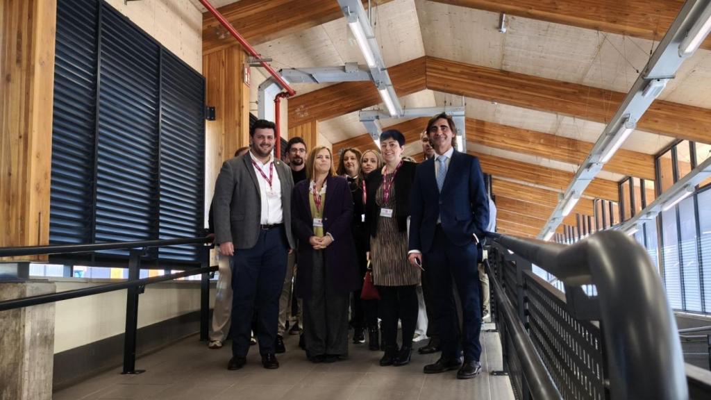 Representantes de las administraciones durante la inauguración. EE