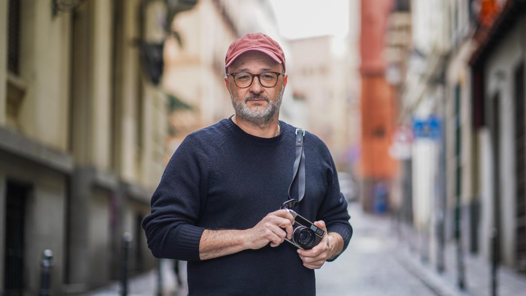 El fotógrafo Jesús Umbría, retratado por Rodrigo Mínguez para este reportaje