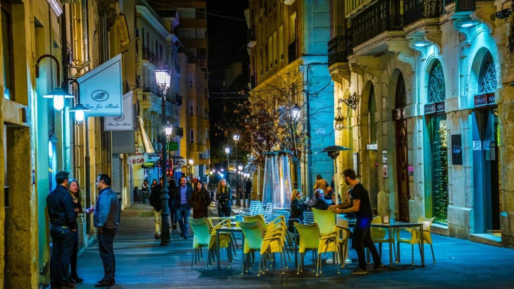 La calle Castaños, en una imagen de Shutterstock.