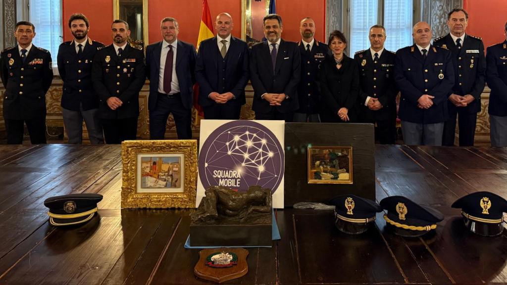 Una imagen del acto en el que se han entregado las piezas. Foto: Policía Nacional