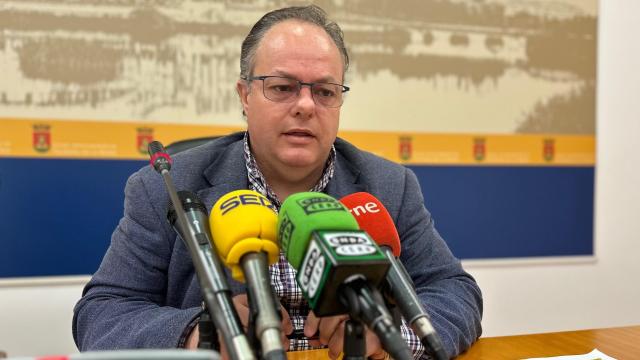 Benedicto García, concejal de Urbanismo de Talavera, este lunes en rueda de prensa.