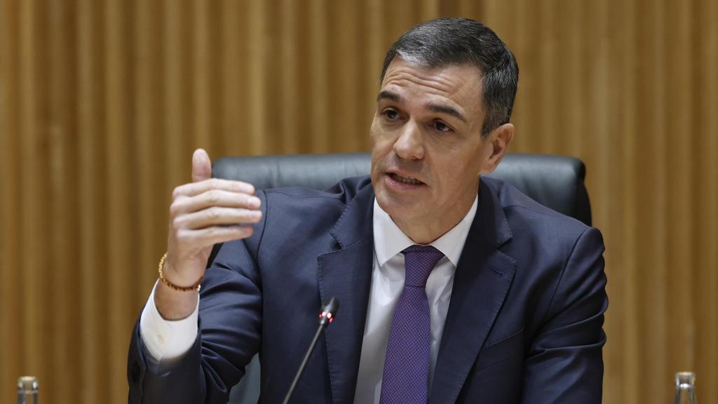 Pedro Sánchez, este martes en la reunión interparlamentaria del PSOE.