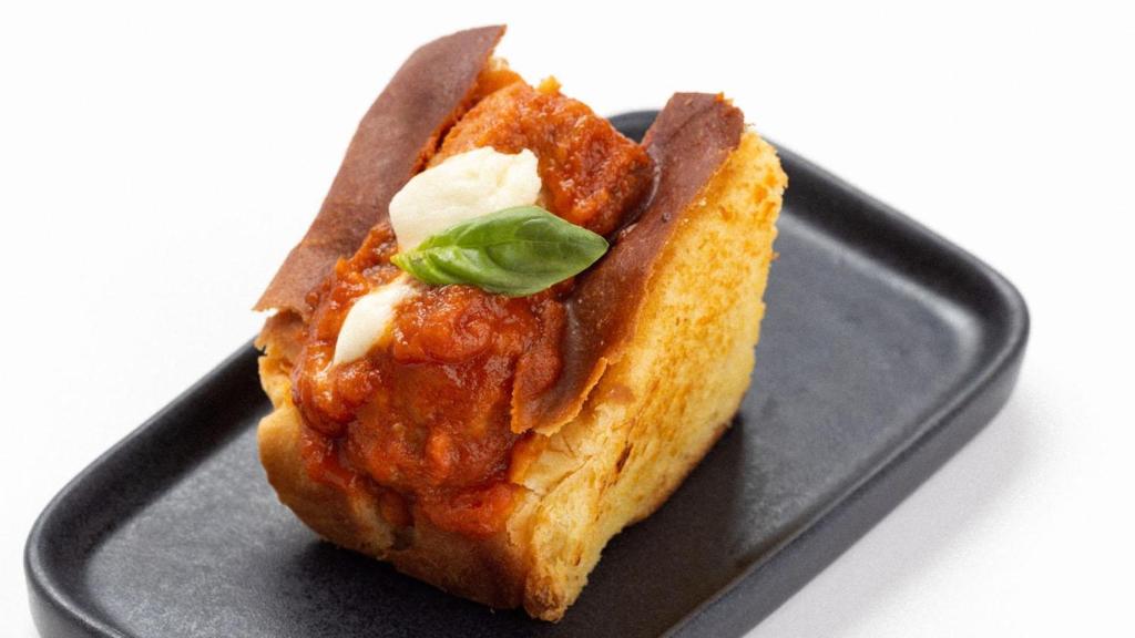 Joey Tribbiani (O’Flanagan’s).