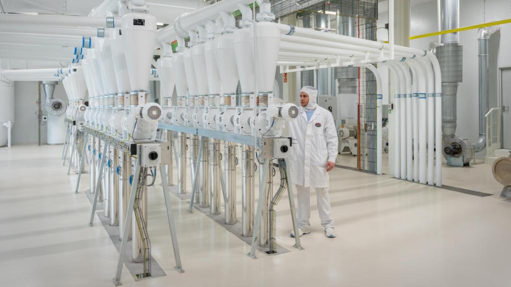 El interior del nuevo molino de Casa Tarradellas en Gurb (Barcelona).