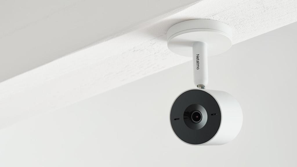 La Netatmo Interior Advance instalada en el techo