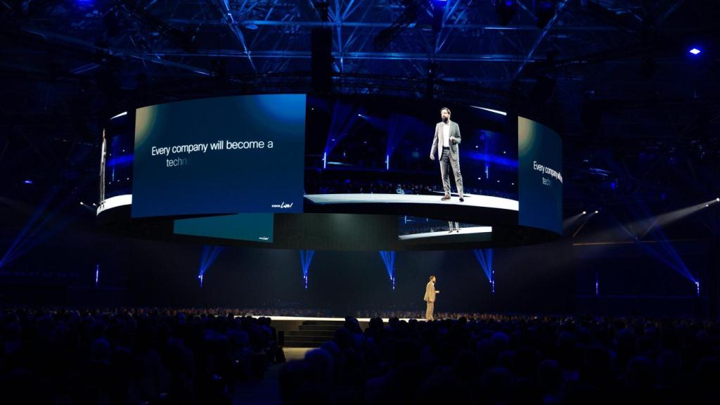 Oliver Tuszik, responsable de Cisco en la región EMEA, durante la keynote de Cisco Live celebrada en Ámsterdam.