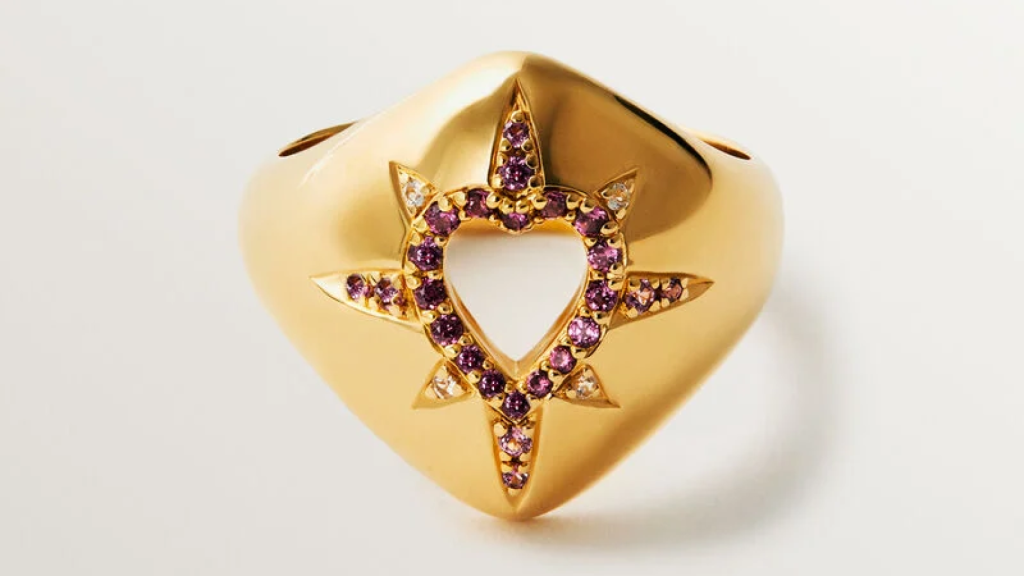 Anillo de plata 925 bañada en oro amarillo de 18K con rodolitas moradas de Aristocrazy.