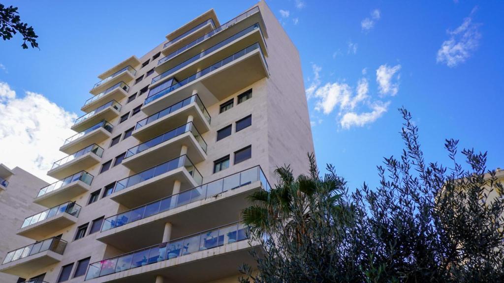 Un bloque de Residencial Cala Alta de Villajoyosa.