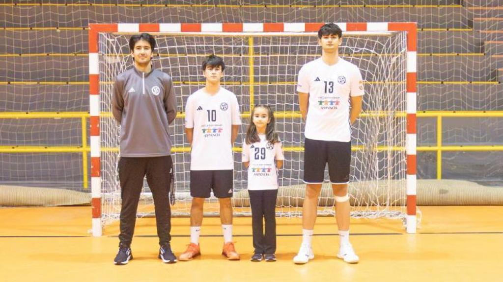 Foto de cuatro de los primos Val.