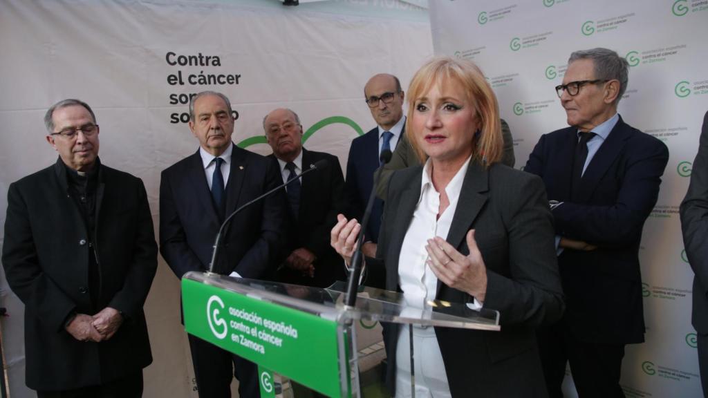 La consejera de industria, Leticia García , asiste a la inauguración de la nueva sede de la asociación española contra el cáncer (4)