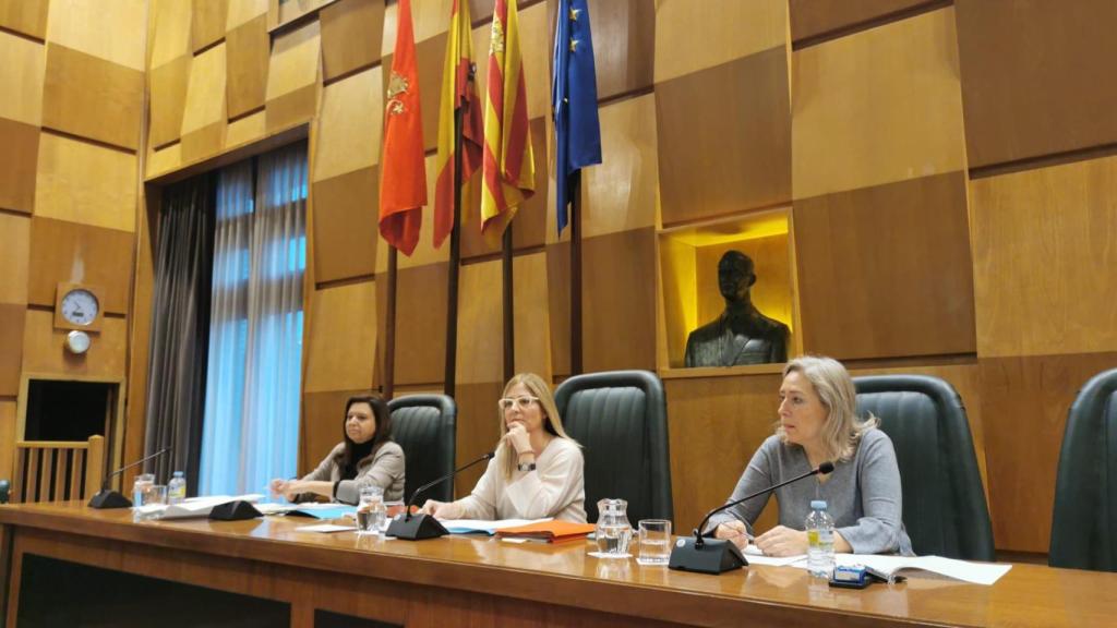 La concejala de Hacienda y Fondos Europeos, Blanca Solans, en la comisión de su área este miércoles.