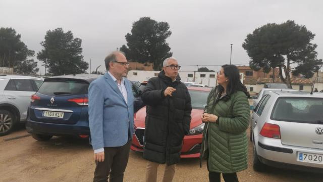 Estacionamiento habilitado en un solar de San Gregorio, junto al Hospital Royo Villanova, dentro de las obras en barrios rurales.