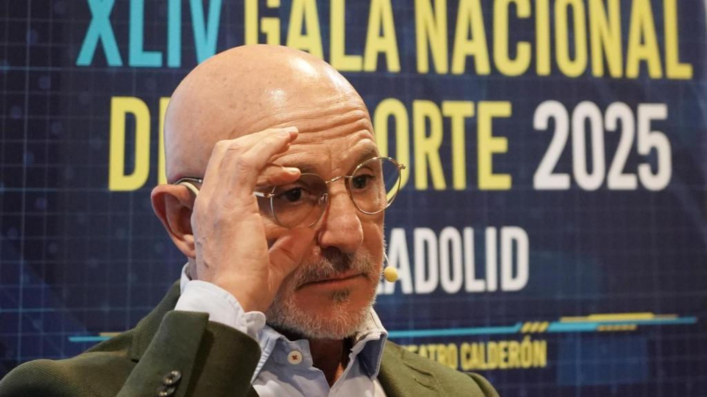 El seleccionador nacional de fútbol, Luis de la Fuente, participa en un desayuno informativo Asociación de la Prensa Deportiva de Valladolid