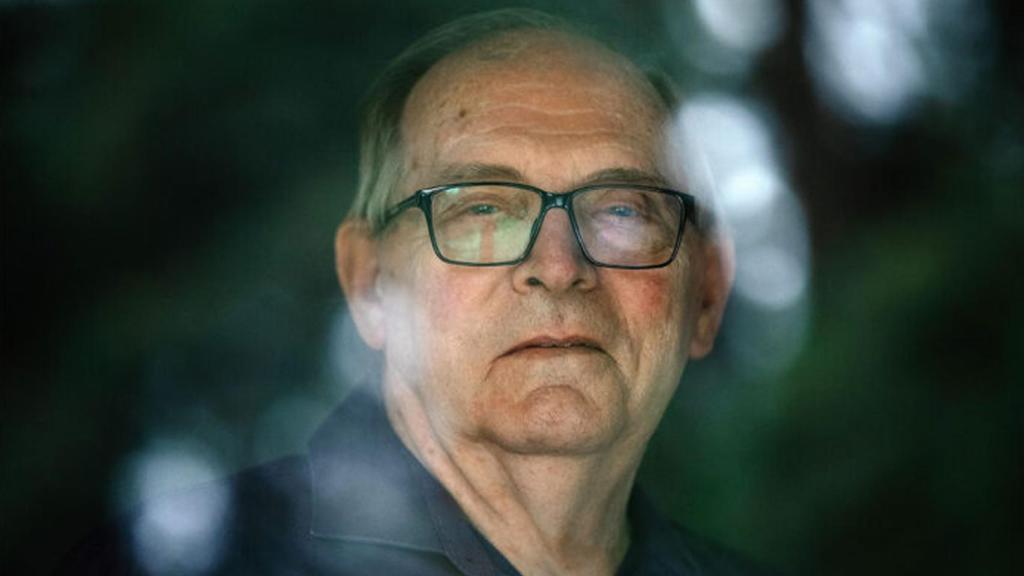 Doug Whitney heredó una mutación que ha causado que muchos de sus familiares desarrollen alzhéimer a los 50 años.