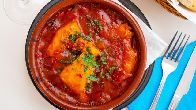 Filetes de merluza en salsa de tomate.